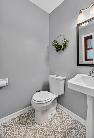 2550 N Springdale ROAD, Brookfield, WI 53045