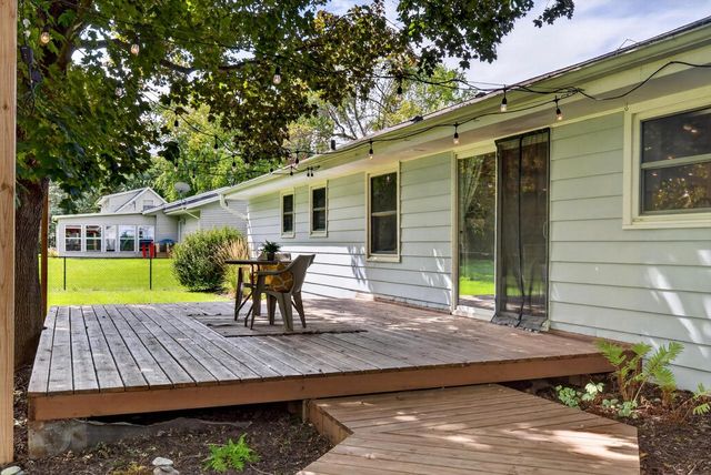 2550 N Springdale ROAD, Brookfield, WI 53045
