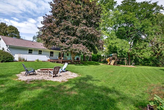 2550 N Springdale ROAD, Brookfield, WI 53045