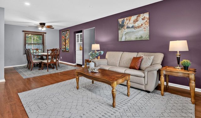 2550 N Springdale ROAD, Brookfield, WI 53045