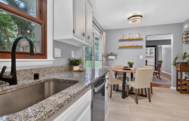 2550 N Springdale ROAD, Brookfield, WI 53045
