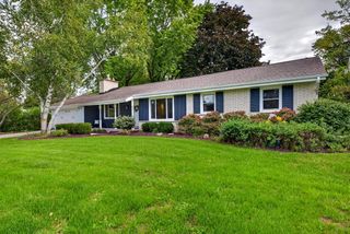 2550 N Springdale ROAD, Brookfield, WI 53045
