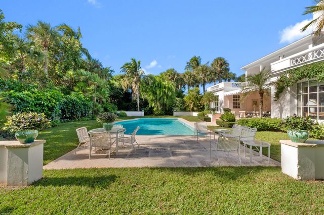 128 S Beach Road, Jupiter Island, FL 33455