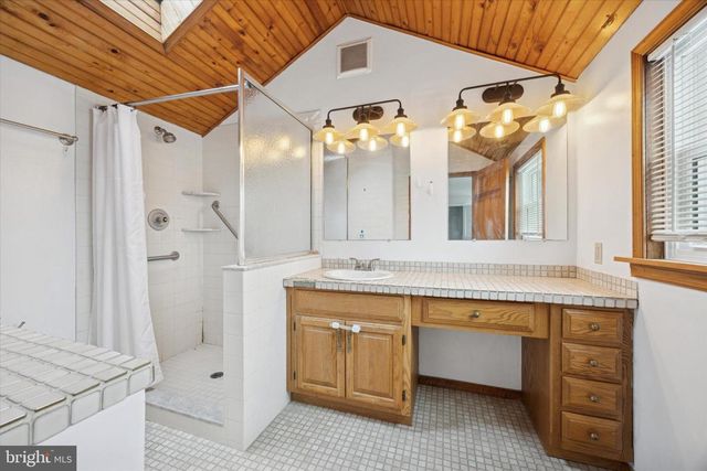 606 W SPRINGFIELD RD, Springfield, PA 19064