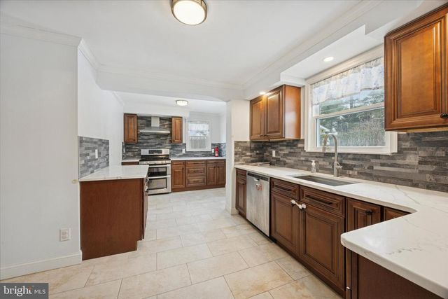 606 W SPRINGFIELD RD, Springfield, PA 19064