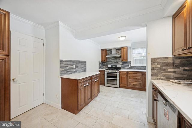 606 W SPRINGFIELD RD, Springfield, PA 19064