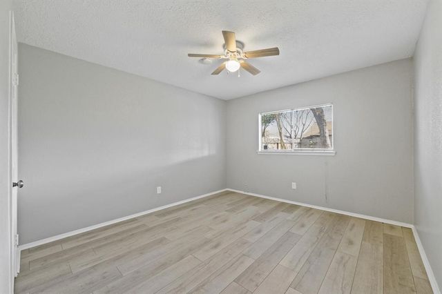 1935 Pilgrims Point Drive, Friendswood, TX 77546