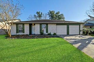 1935 Pilgrims Point Drive, Friendswood, TX 77546