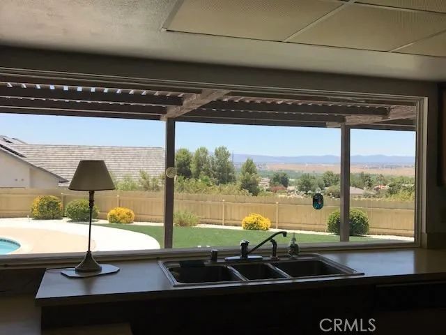 17787 Siskiyou Road, Apple Valley, CA 92307