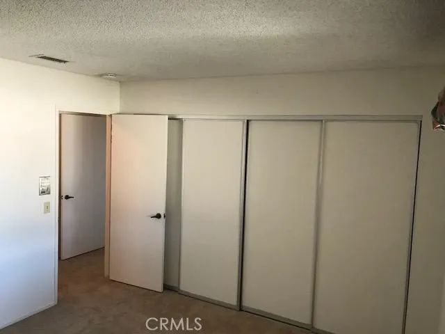 17787 Siskiyou Road, Apple Valley, CA 92307