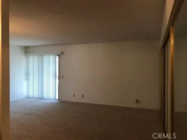 17787 Siskiyou Road, Apple Valley, CA 92307