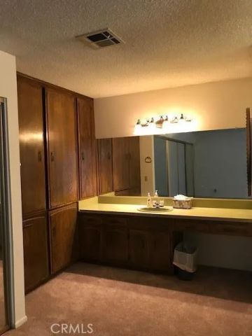 17787 Siskiyou Road, Apple Valley, CA 92307