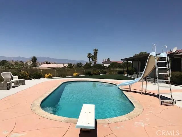 17787 Siskiyou Road, Apple Valley, CA 92307