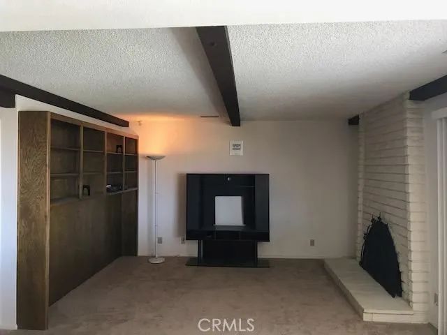 17787 Siskiyou Road, Apple Valley, CA 92307