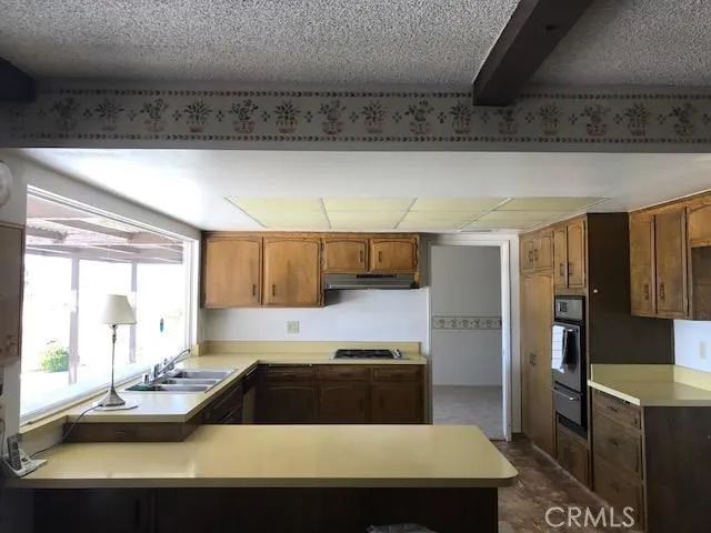 17787 Siskiyou Road, Apple Valley, CA 92307