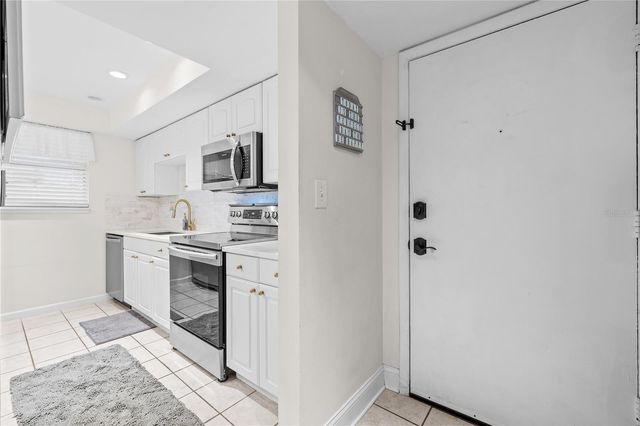 782 VILLAGE LAKE TERRACE N 103, St Petersburg, FL 33716