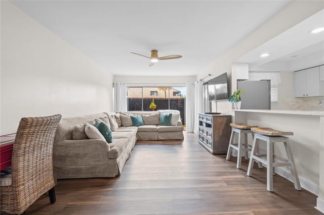 782 VILLAGE LAKE TERRACE N 103, St Petersburg, FL 33716