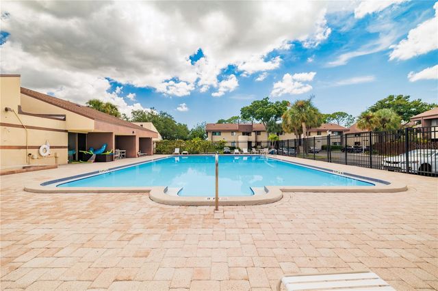 782 VILLAGE LAKE TERRACE N 103, St Petersburg, FL 33716