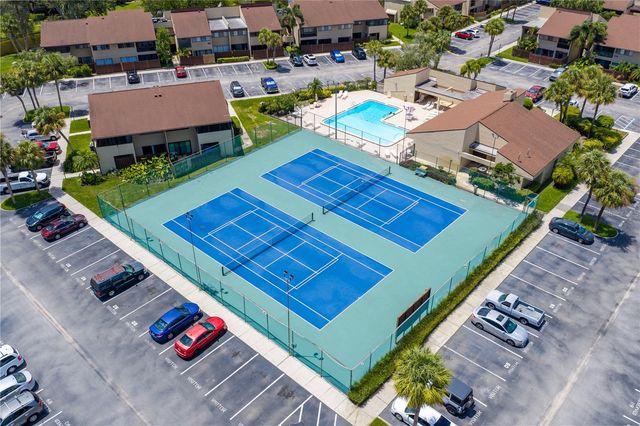 782 VILLAGE LAKE TERRACE N 103, St Petersburg, FL 33716