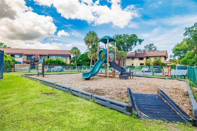 782 VILLAGE LAKE TERRACE N 103, St Petersburg, FL 33716