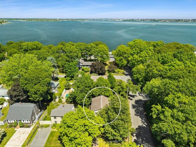 2 Lafayette Drive, Bristol, RI 02809