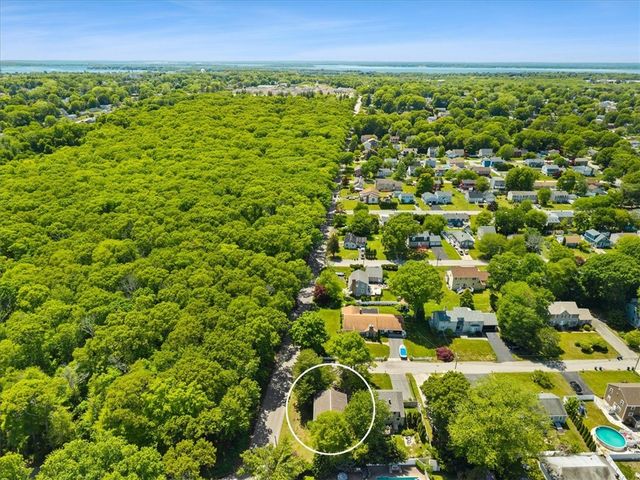 2 Lafayette Drive, Bristol, RI 02809