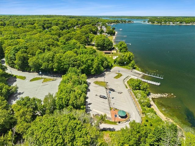 2 Lafayette Drive, Bristol, RI 02809