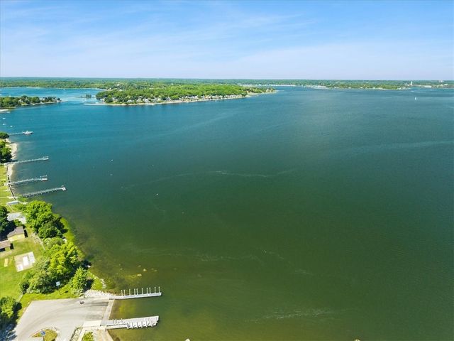 2 Lafayette Drive, Bristol, RI 02809