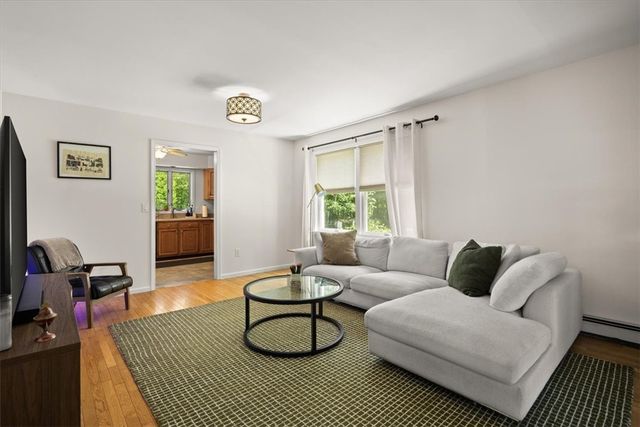 2 Lafayette Drive, Bristol, RI 02809