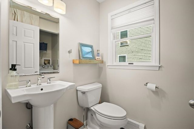 2 Lafayette Drive, Bristol, RI 02809