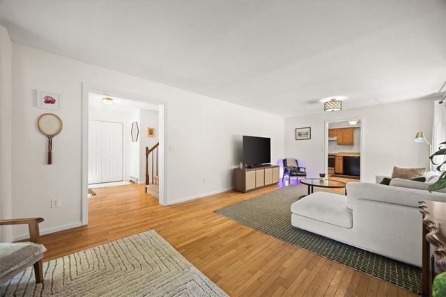 2 Lafayette Drive, Bristol, RI 02809