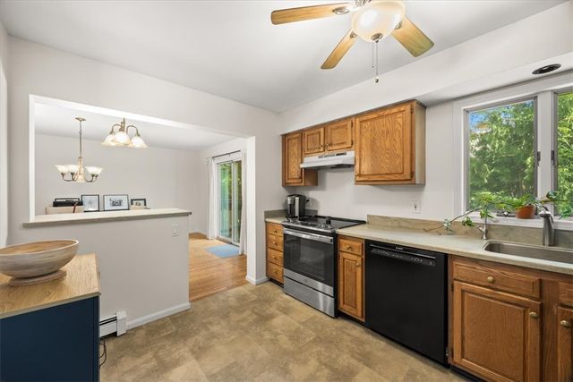 2 Lafayette Drive, Bristol, RI 02809