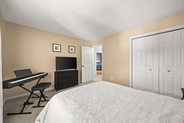 2 Lafayette Drive, Bristol, RI 02809