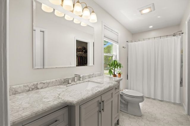 2 Lafayette Drive, Bristol, RI 02809