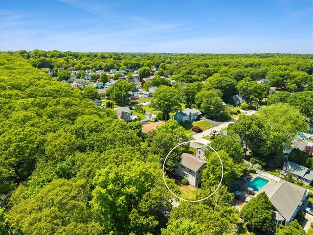 2 Lafayette Drive, Bristol, RI 02809