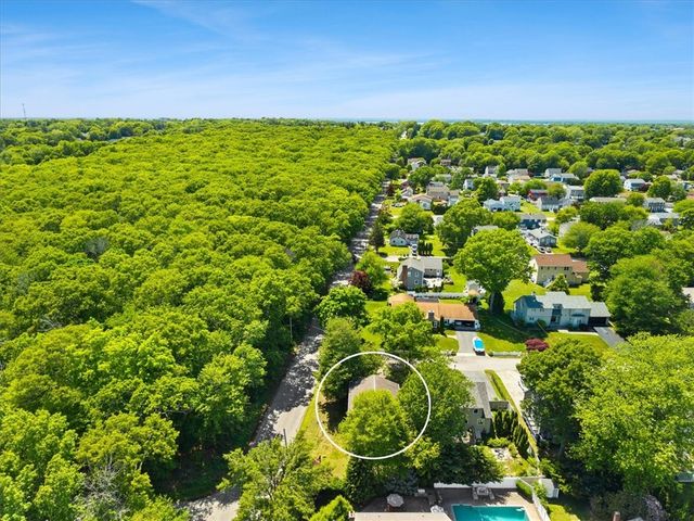 2 Lafayette Drive, Bristol, RI 02809