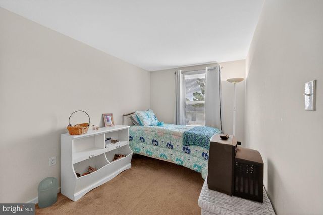 1245 WILSHIRE DR, Herndon, VA 20170