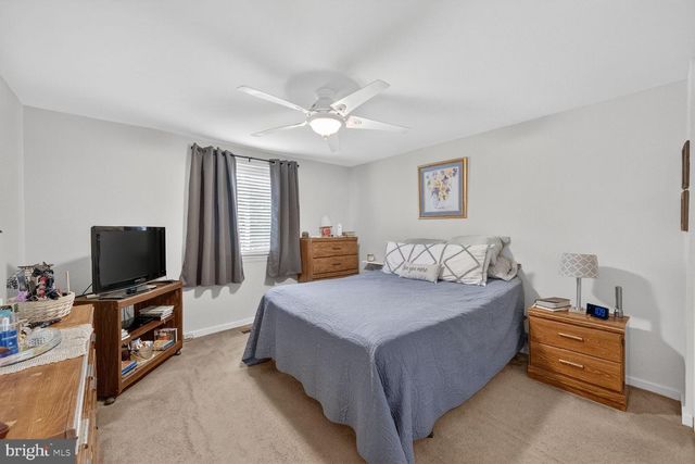 1245 WILSHIRE DR, Herndon, VA 20170