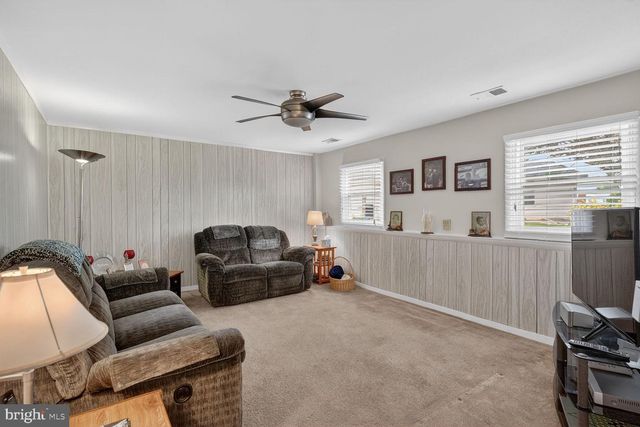 1245 WILSHIRE DR, Herndon, VA 20170