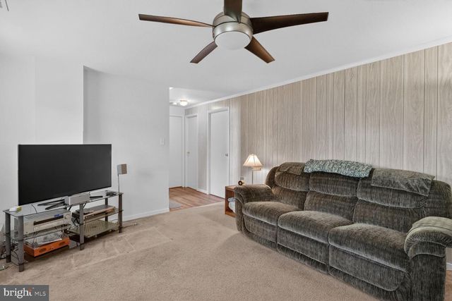 1245 WILSHIRE DR, Herndon, VA 20170