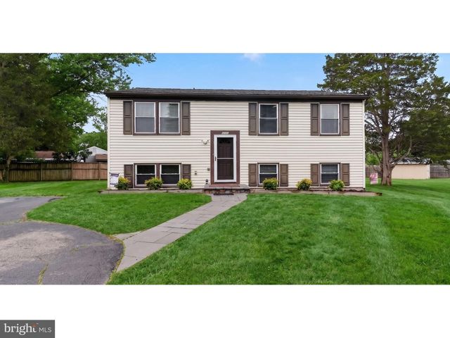 1245 WILSHIRE DR, Herndon, VA 20170