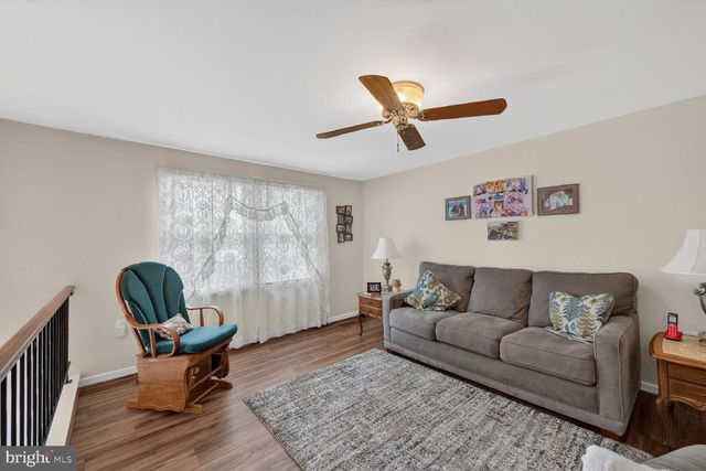 1245 WILSHIRE DR, Herndon, VA 20170