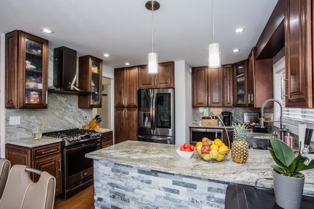 431 N Northwest Highway B, Park Ridge, IL 60068