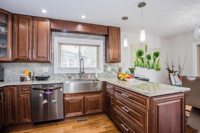 431 N Northwest Highway B, Park Ridge, IL 60068