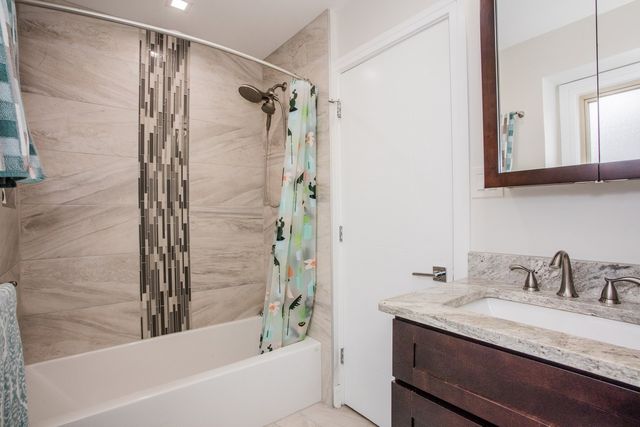 431 N Northwest Highway B, Park Ridge, IL 60068