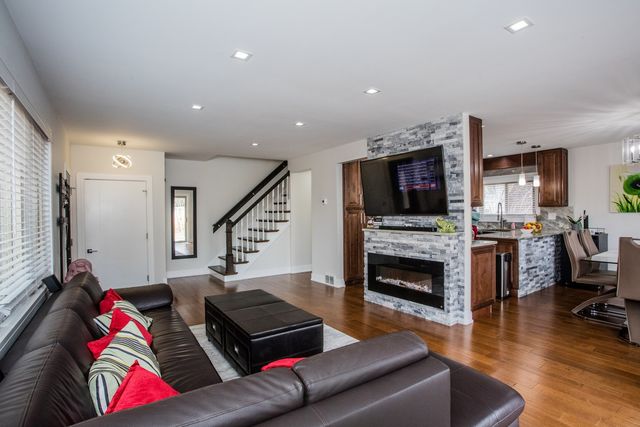 431 N Northwest Highway B, Park Ridge, IL 60068