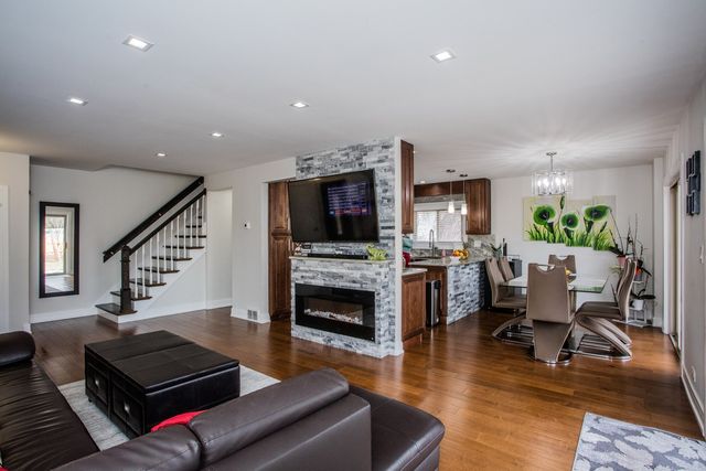 431 N Northwest Highway B, Park Ridge, IL 60068