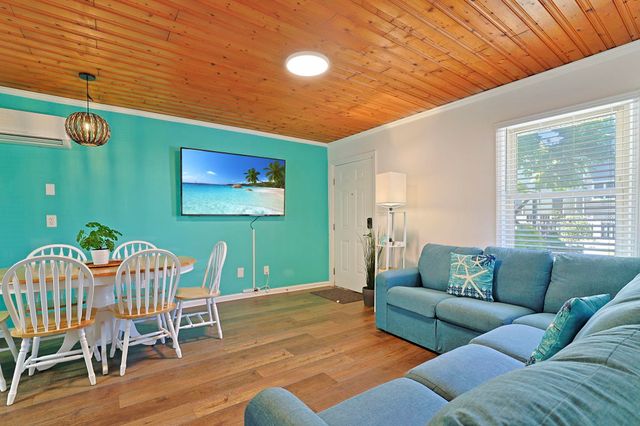 4610 Seaview St., North Myrtle Beach, SC 29582