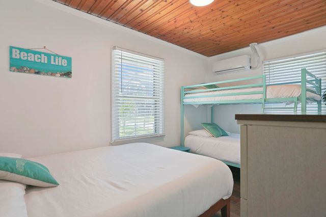 4610 Seaview St., North Myrtle Beach, SC 29582