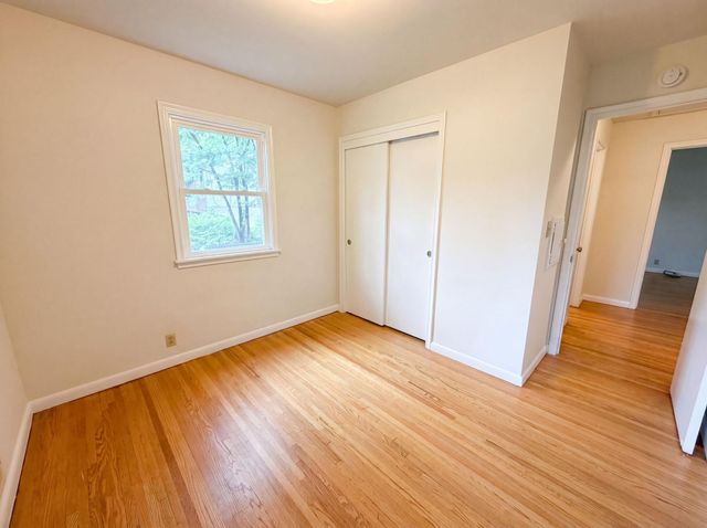 1587 Hudson Road, Saint Paul, MN 55106